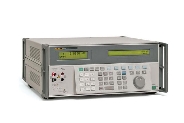 Fluke 5500A 多功能校準(zhǔn)儀 Fluke 5500A 多功能校準(zhǔn)儀
